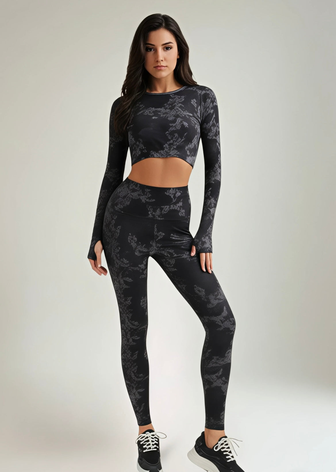 Long sleeved scrunch bum gym set